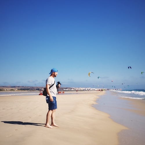 Wie du deine Fotokamera vor Sand und Staub schützen kannst