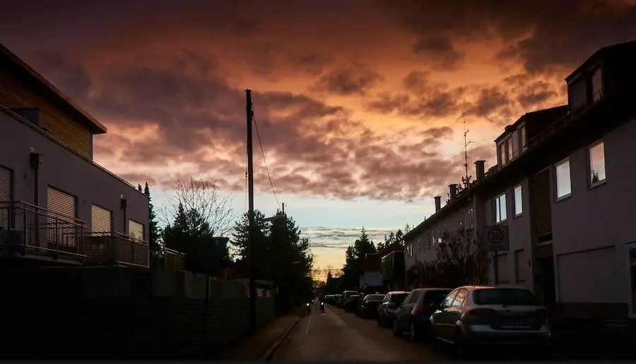 Gewitterwolken im Sonnenaufgang