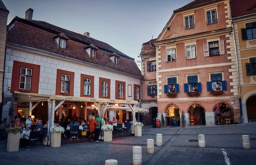 Sibiu Hermannstadt - Die Goldschmied-Passage zwischen den Häusern, kaum zu erkennen