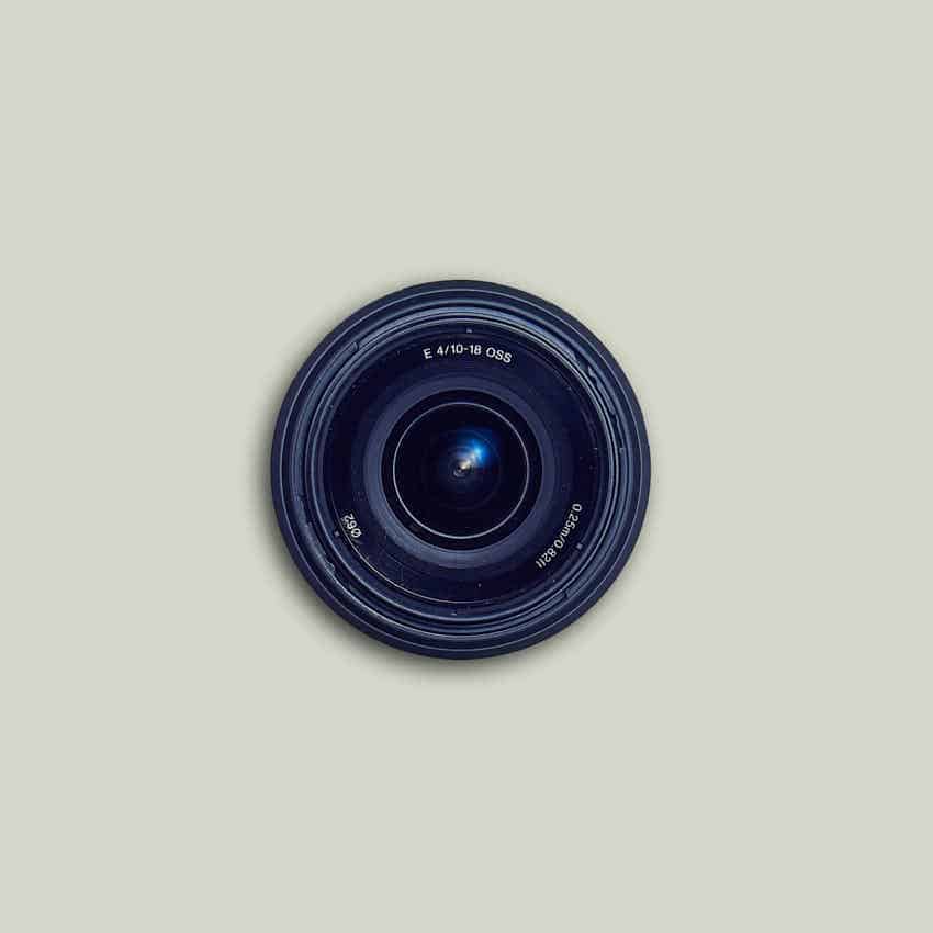 Objektiv-Sony-E-Mount-SEL1018-front